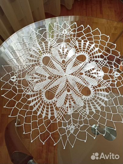 Салфетка вязаная декоративная 54см