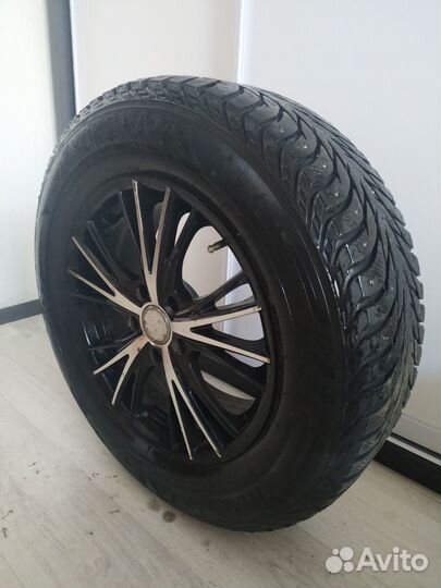 Yokohama IceGuard Stud IG65 235/65 R17 108T