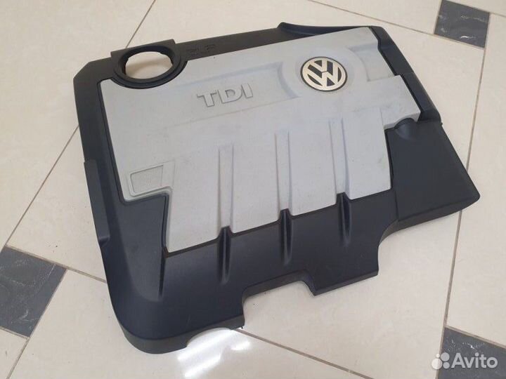 Декоративная крышка двигателя Volkswagen Passat B6