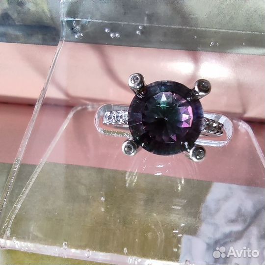 Серебряное кольцо с топазом 