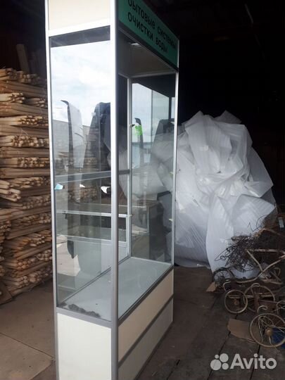 Стеклянная витрина