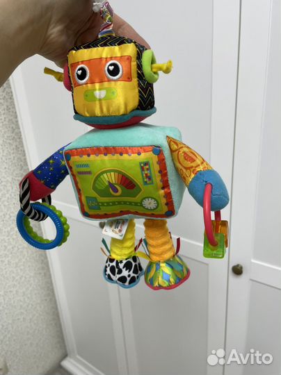 Игрушки мягкие робот и кукла