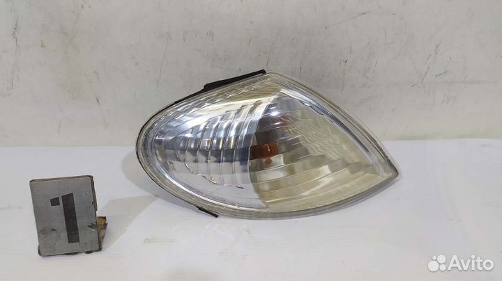 Габаритный огонь nissan 9708 / 1495 R Bluebird Syl