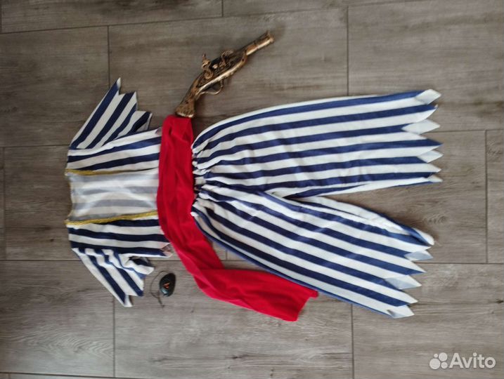 Маскарадный костюм пират