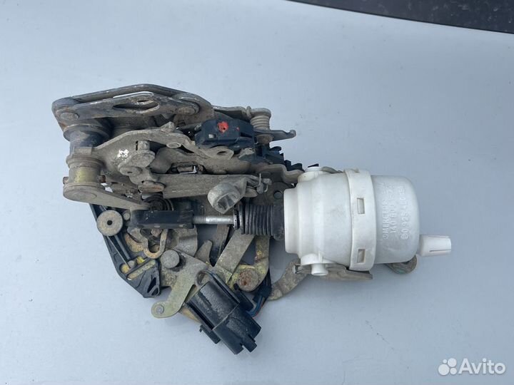 Замки с присосками W140 Mercedes зад перед левый п