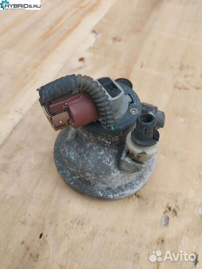 Фара противотуманная правая Toyota Prius 2 NHW20