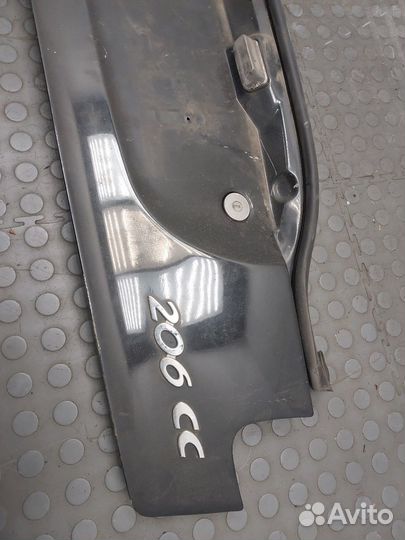 Крышка багажника Peugeot 206