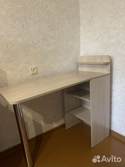 Маникюрный стол складной