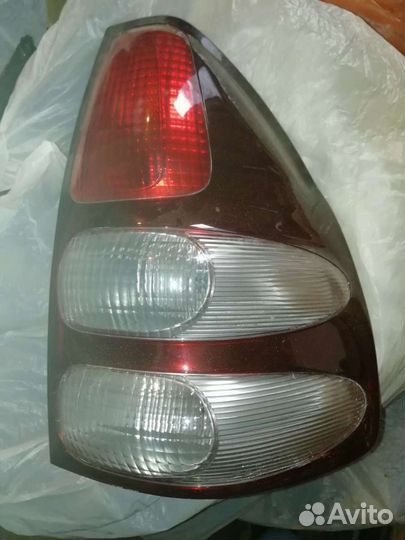 Фонарь задний правый prado 120