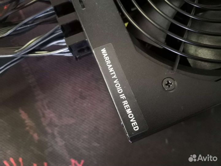 Полумодульный блок питания Corsair HX650W, пломба