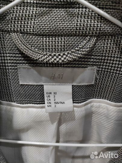 Пиджаки женские 40 размера (серый и черный)