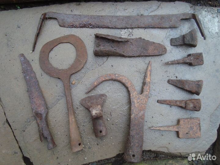 Старинный хозяйственный инструмент