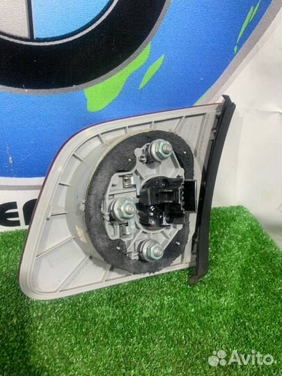 Фонарь крышки багажника левый Volkswagen Phaeton