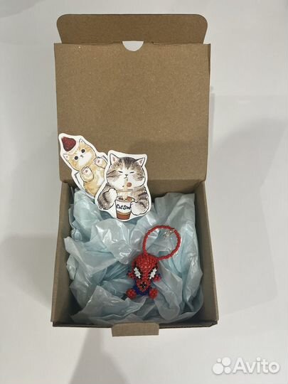 Человек- паук, фигурка амигуруми