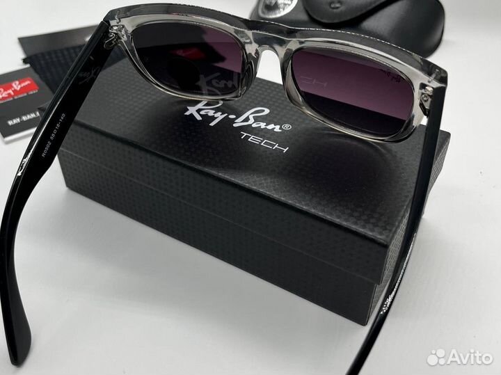 Солнцезащитные очки Ray Ban