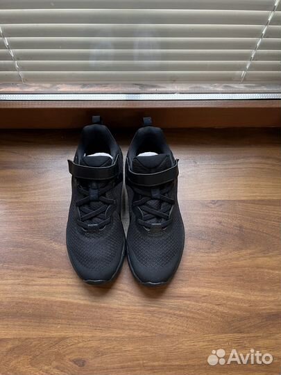 Кроссовки Nike и Кроссовки Adidas