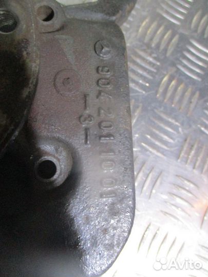 Помпа Mercedes-Benz A9042011001