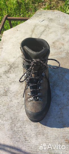 Трекинговые ботинки lomer