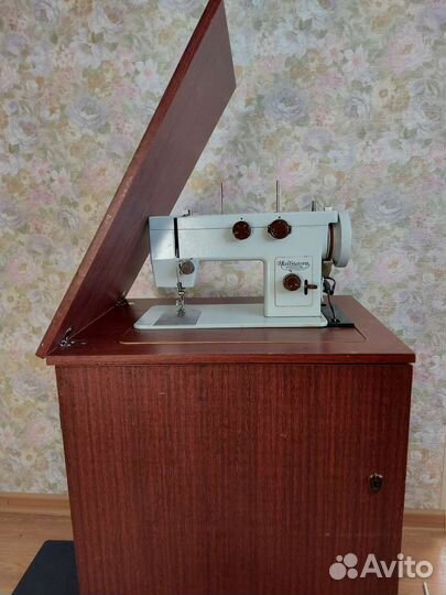 Швейная машинка подольск чайка 143