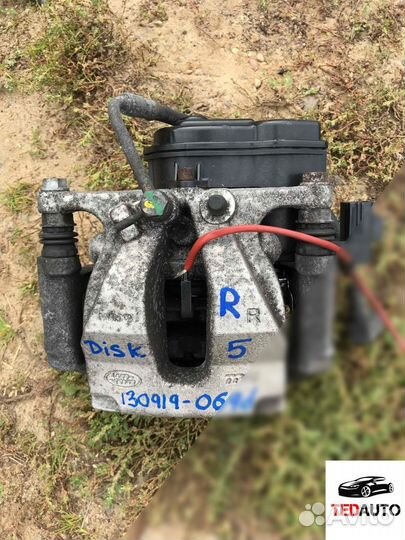 Суппорт задний правый, Land Rover Discovery 5 2018