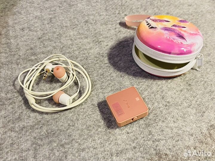 Sony bluetooth наушники в чехле розовые