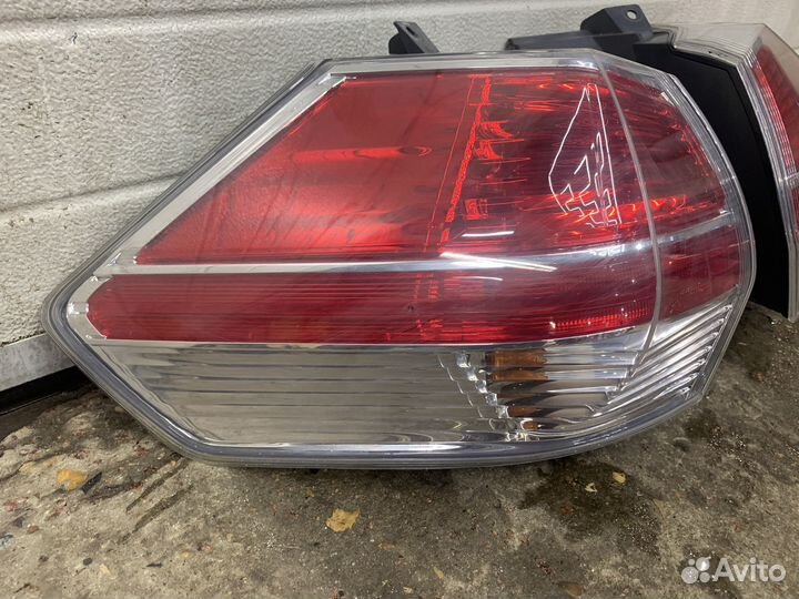 Nissan X-Trail T32 - Фонарь задний левый