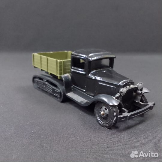 Модель 1:43 газ-60 СССР