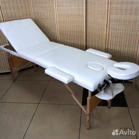 Массажный стол на деревянном каркасе