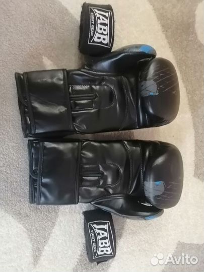 Боксерские перчатки 12 oz demix и бинты в подарок