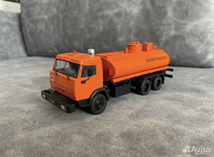Модель камаз-бензовоз 1/43