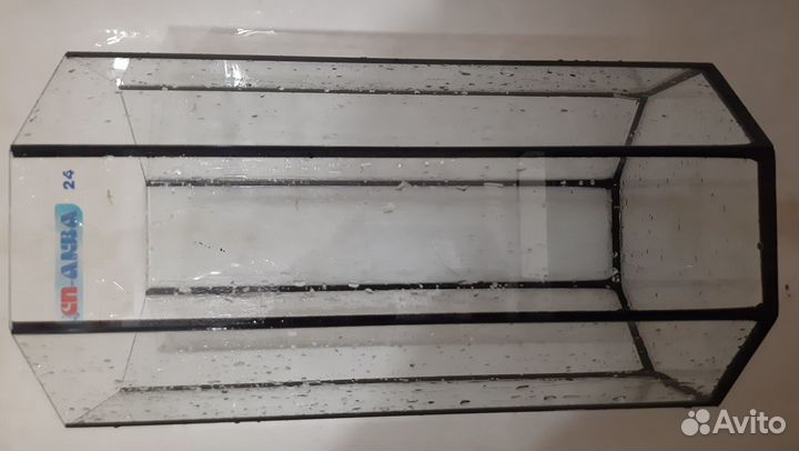 Аквариум,примерно на 25л,8грануй