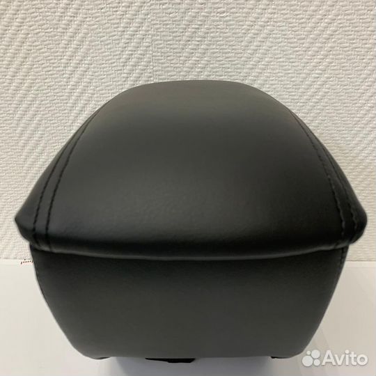 Штатный подлокотник LADA классика