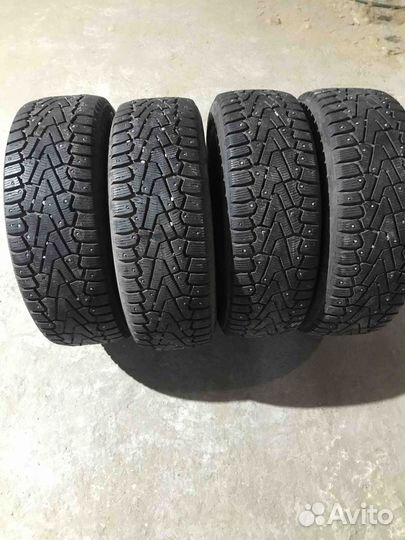 Pirelli Ice Zero 215/65 R16