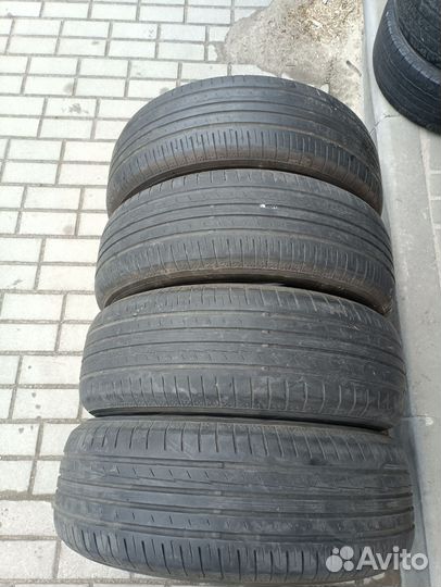 Yokohama BluEarth AE50 SUV 215/65 R17