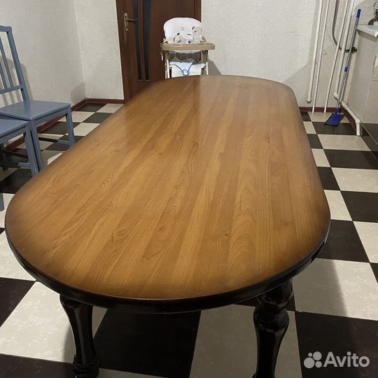 Кухонный стол