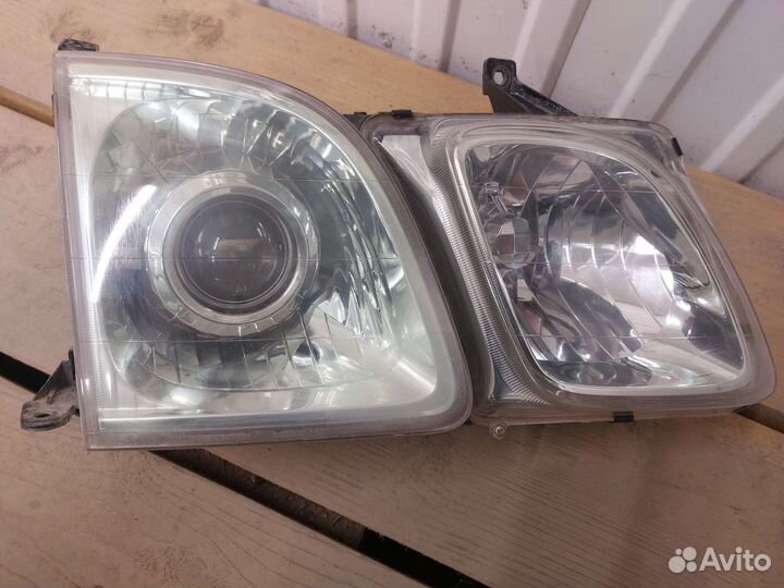 Фара правая Lexus LX 470 1998-2005