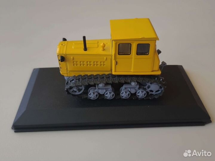 Модель трактора