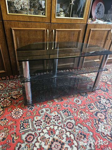 Тумбочка стеклянная