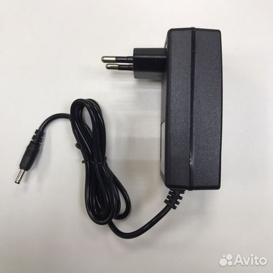 Блок питания 5V,2A штекер 3,5*1,35 LP- 23