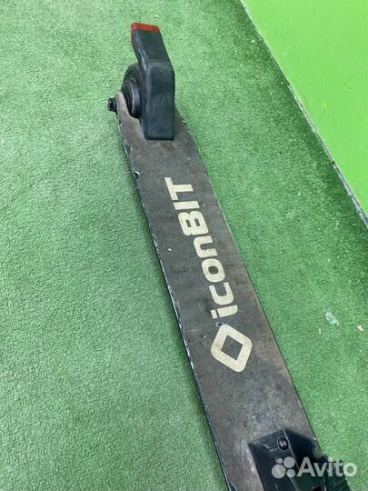 Электросамокат Iconbit Street T75 Black (XLR3005)