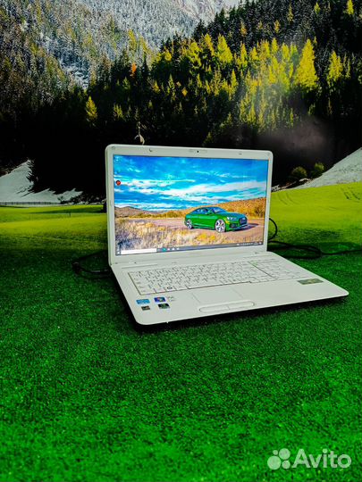 Очень большой ноутбук Toshiba для игр и работы