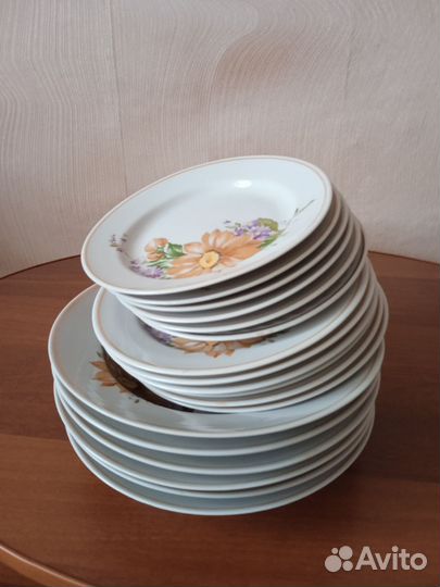 Набор тарелок