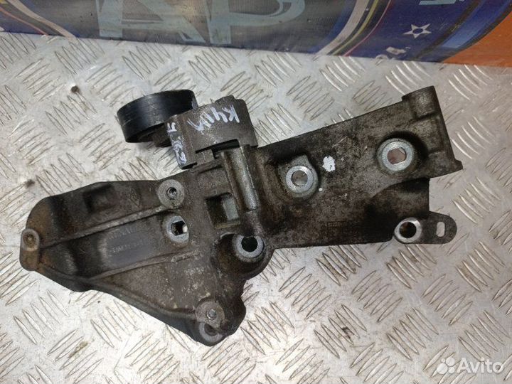 Кронштейн генератора Renault Megane K4M 2003–2008