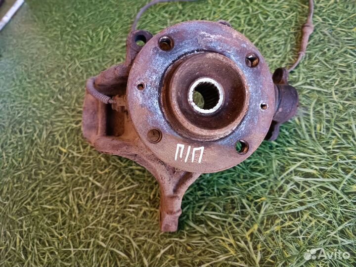 Поворотный кулак правый Ситроен С3 2005 г