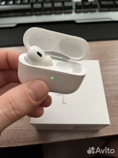 Airpods pro 2 оригинал (кейс и левый наушник)