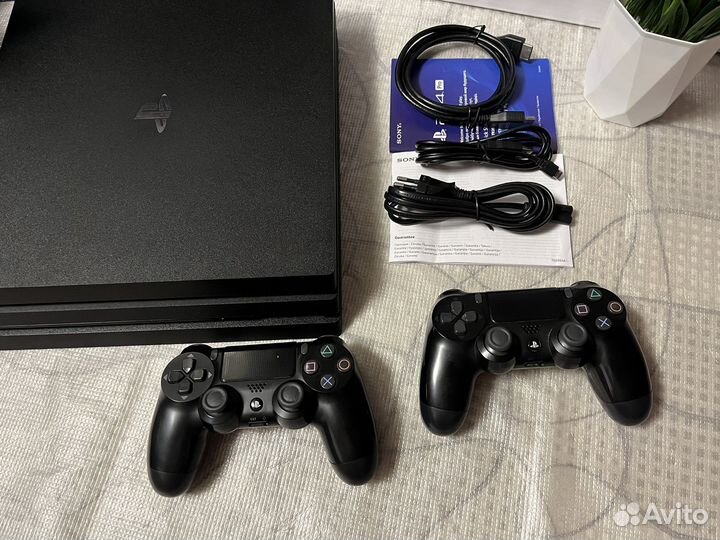 Sony PlayStation 4 pro 1tb+2/гем+200игр