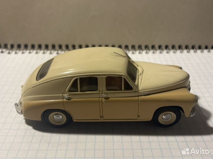 Модель автомобиля газ - М20 «Победа» 1/43