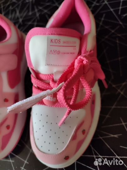 Кроссовки для девочки 31.5 размер