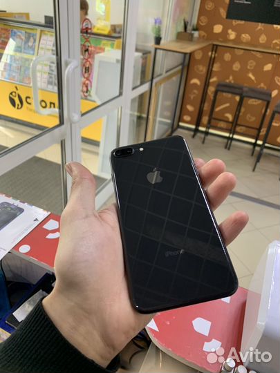 iPhone 8 Plus, 64 ГБ