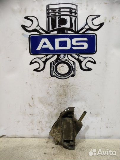 Опора двигателя правая Ssangyong Rexton 1 D27DT